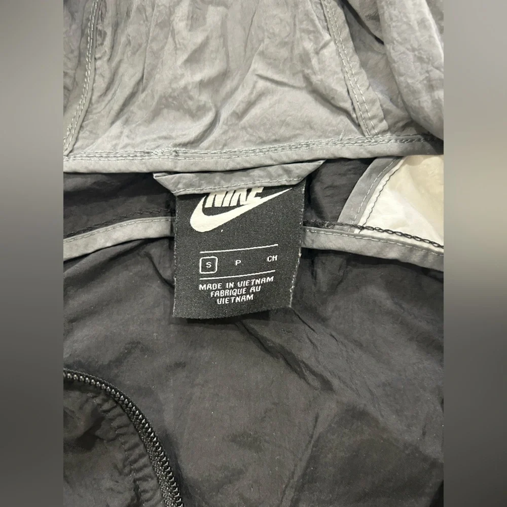 Nike Kids Windrunner Windbreaker Jacket